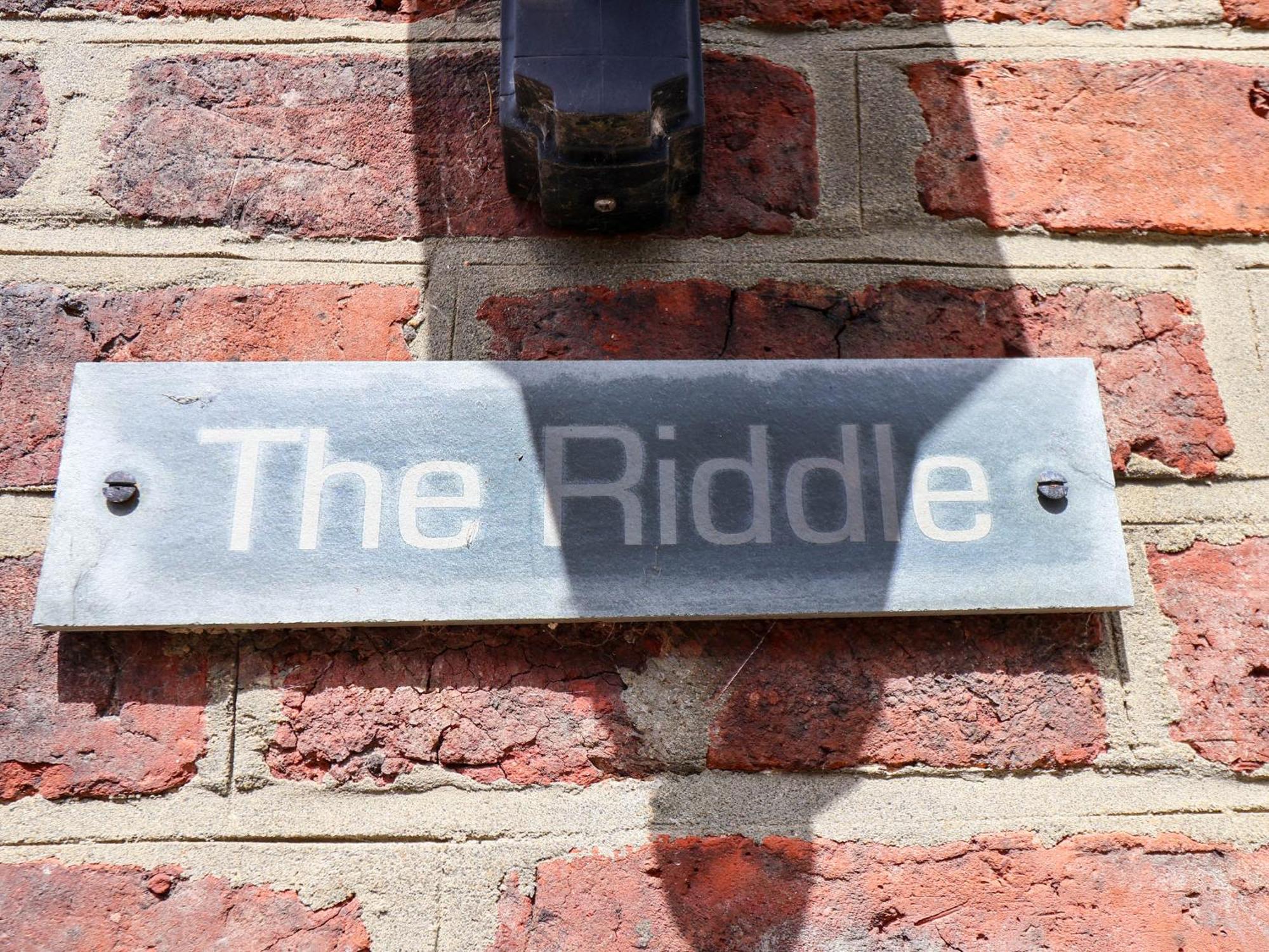 Вилла The Riddle Уитби Экстерьер фото